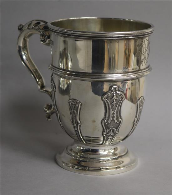 An Edwardian silver mug with strapwork decoration, The Alexander Clark Manufacturing Co, London, 1907, 11.5 oz.